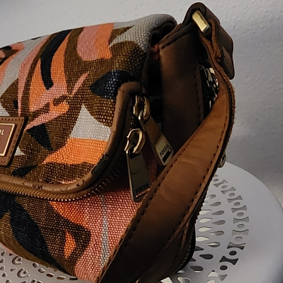 FOSSIL Handbag, Floral, Fabric, and Leather - Picture 3 of 15
